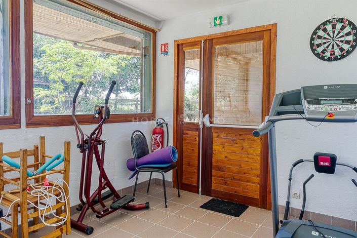 Image No.16-5 Bed House for sale