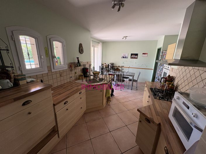 Image No.9-5 Bed House for sale