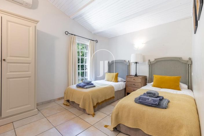 Image No.13-4 Bed House for sale