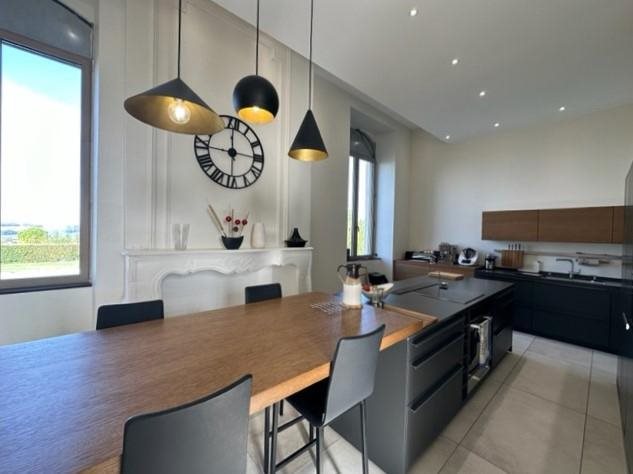 Image No.5-5 Bed Property for sale