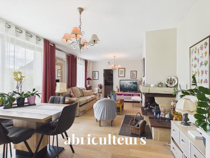 Image No.6-2 Bed House for sale