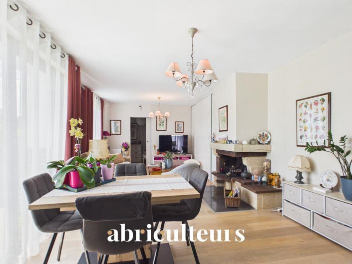 Image No.8-2 Bed House for sale