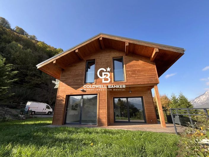 Image No.2-4 Bed House for sale