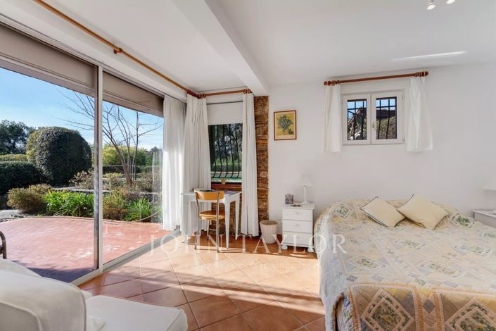 Image No.8-4 Bed House for sale