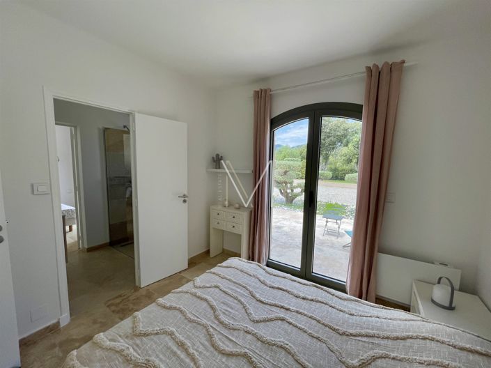 Image No.14-3 Bed House for sale