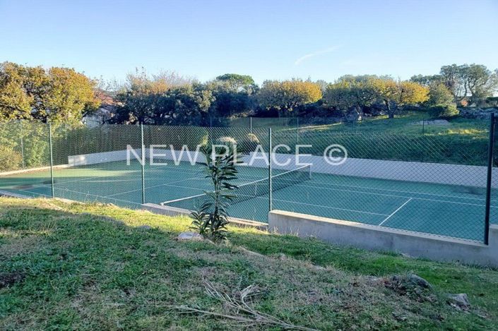 Image No.6-8 Bed House for sale