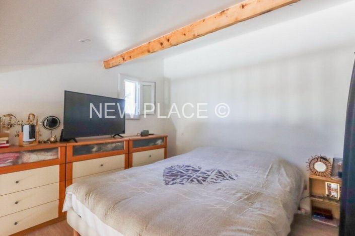 Image No.5-2 Bed House for sale
