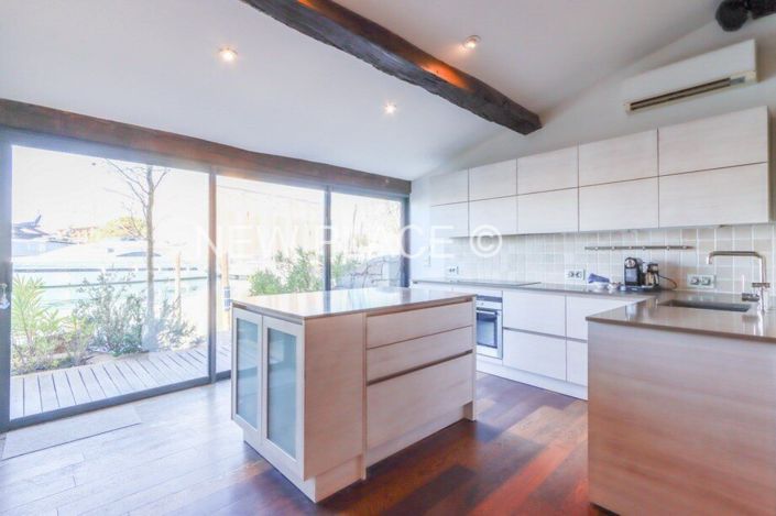 Image No.5-5 Bed House for sale