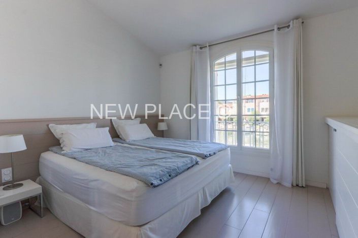 Image No.10-2 Bed House for sale
