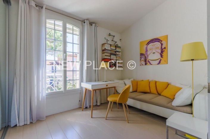 Image No.9-2 Bed House for sale