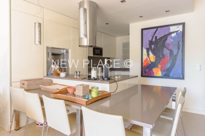 Image No.5-5 Bed House for sale