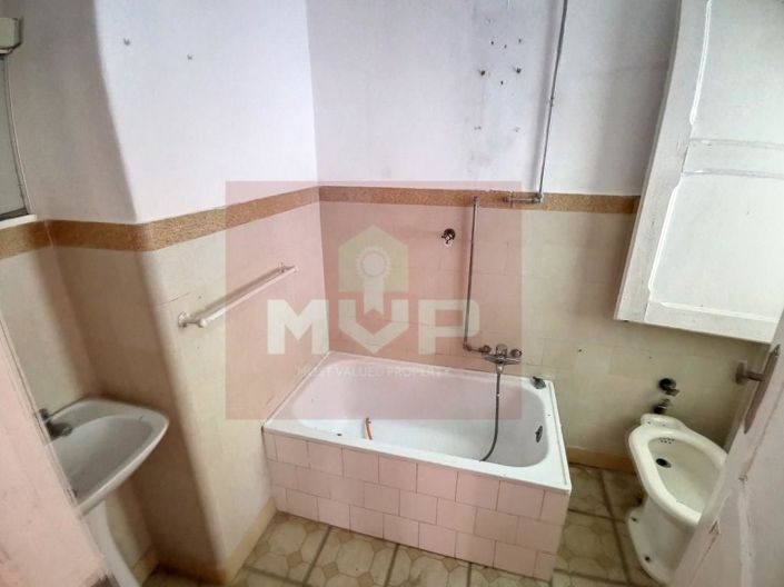 Image No.16-5 Bed House for sale