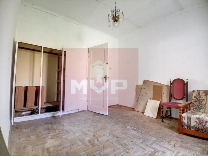 Image No.19-5 Bed House for sale
