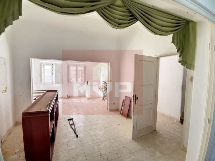 Image No.6-5 Bed House for sale