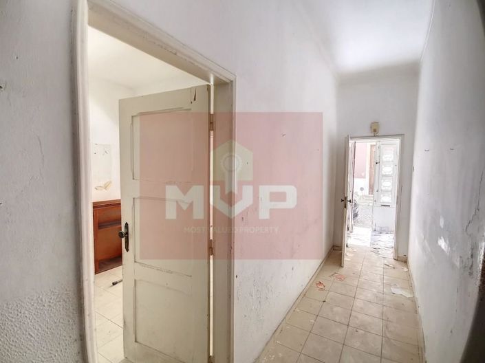 Image No.7-5 Bed House for sale