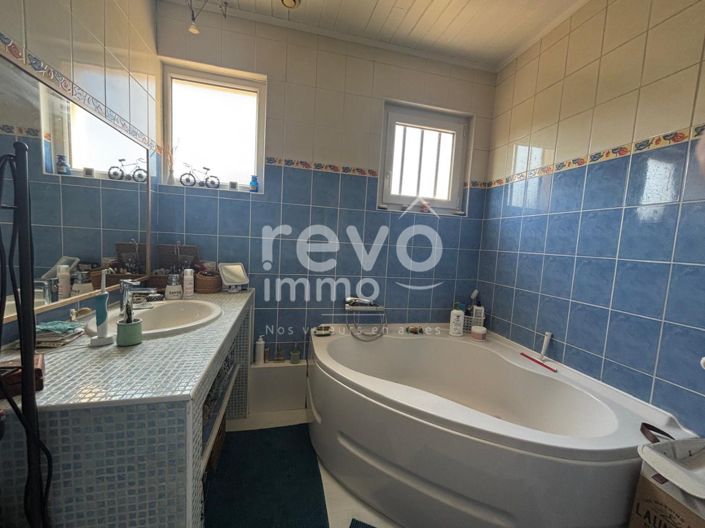 Image No.15-2 Bed House for sale