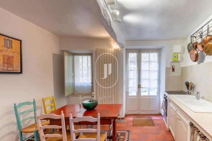Image No.5-2 Bed House for sale