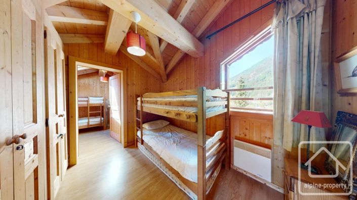 Image No.20-5 Bed Property for sale