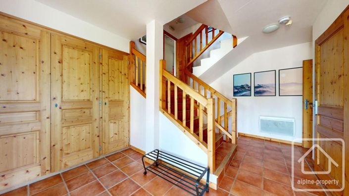 Image No.37-7 Bed Property for sale