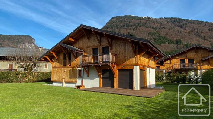 Image No.41-4 Bed Property for sale