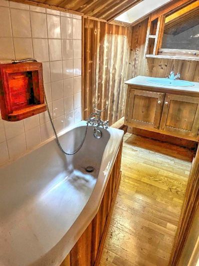 Image No.7-2 Bed House for sale