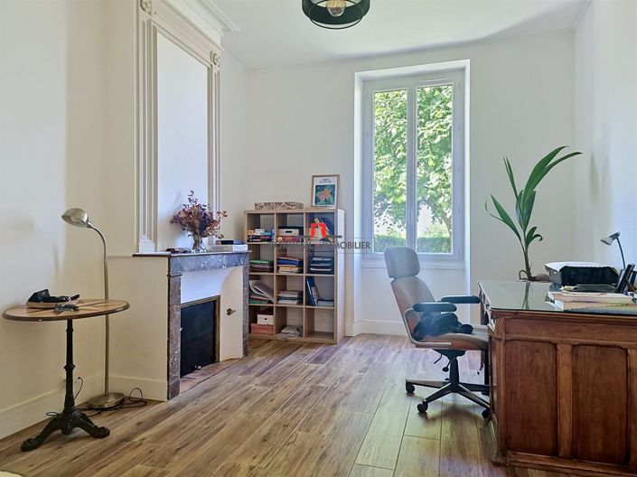Image No.7-6 Bed House for sale