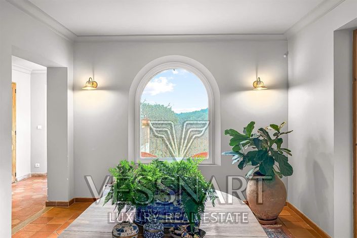 Image No.17-5 Bed House for sale