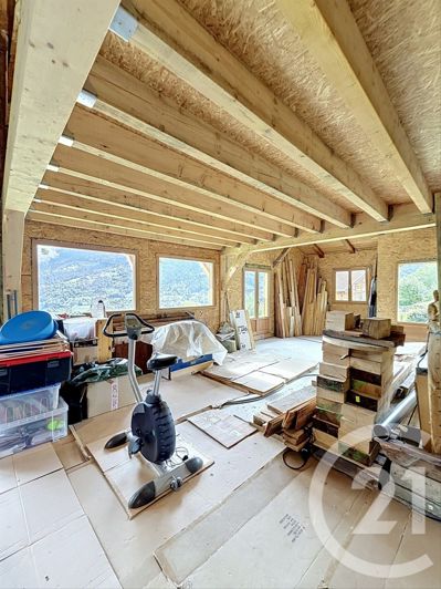 Image No.19-7 Bed House for sale