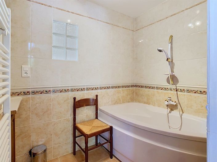 Image No.11-4 Bed House for sale