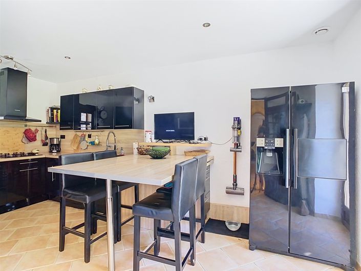 Image No.9-4 Bed House for sale