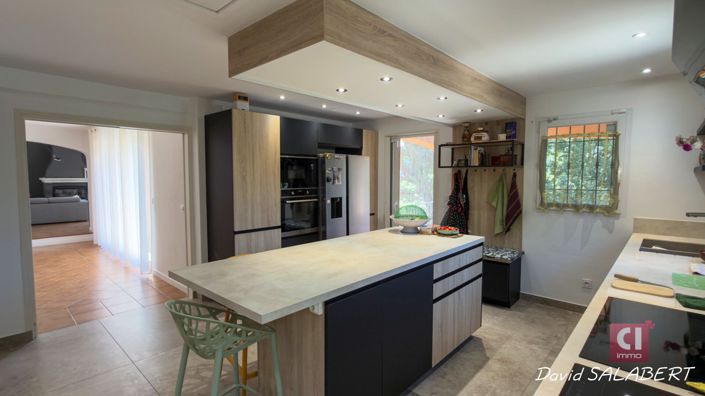 Image No.7-4 Bed House for sale