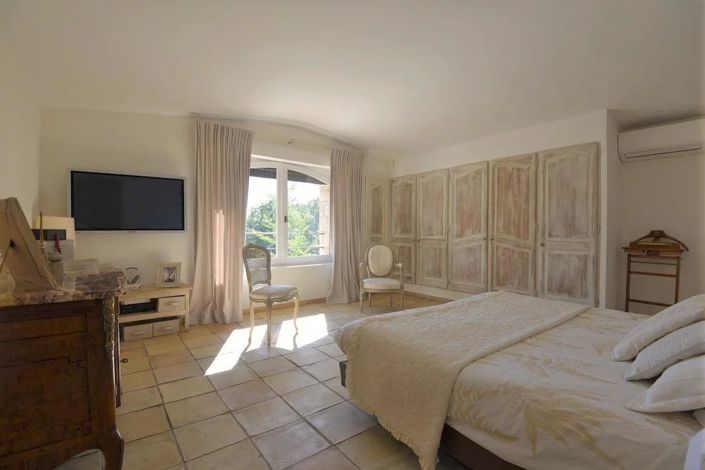 Image No.7-4 Bed House for sale