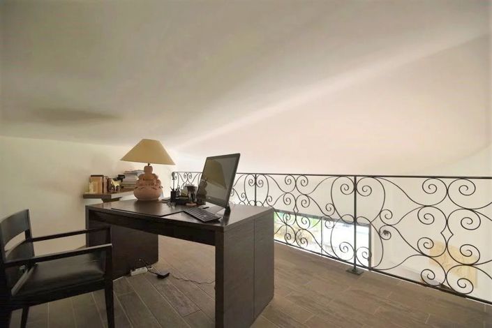 Image No.9-4 Bed House for sale