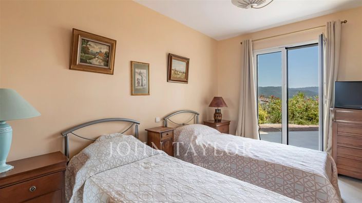 Image No.13-4 Bed House for sale