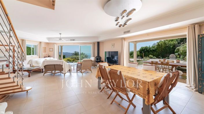 Image No.7-4 Bed House for sale