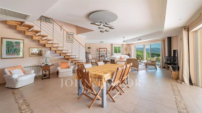 Image No.8-4 Bed House for sale