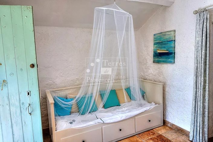 Image No.19-5 Bed House for sale