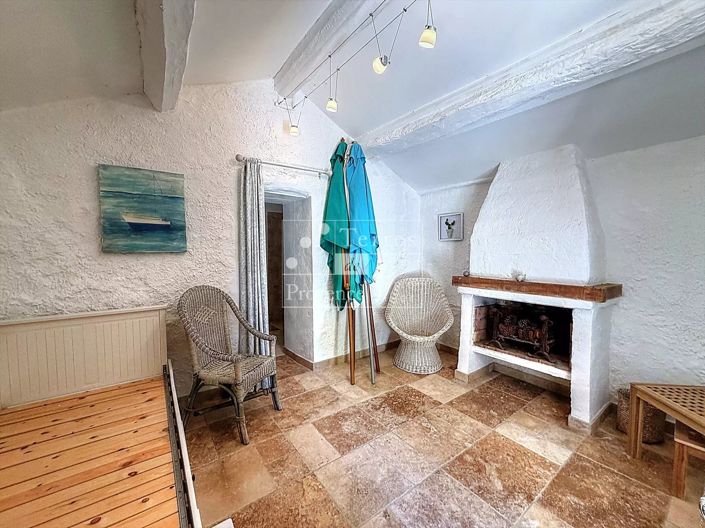 Image No.20-5 Bed House for sale