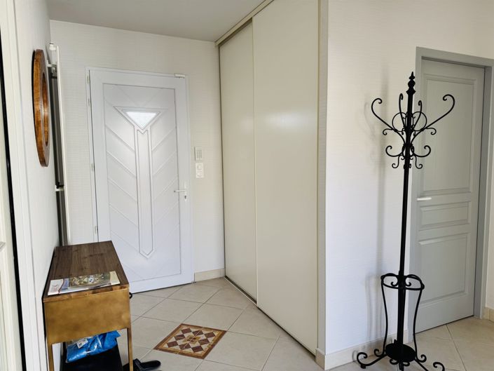Image No.10-3 Bed House for sale