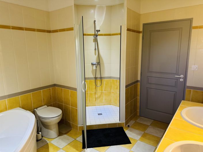 Image No.15-3 Bed House for sale
