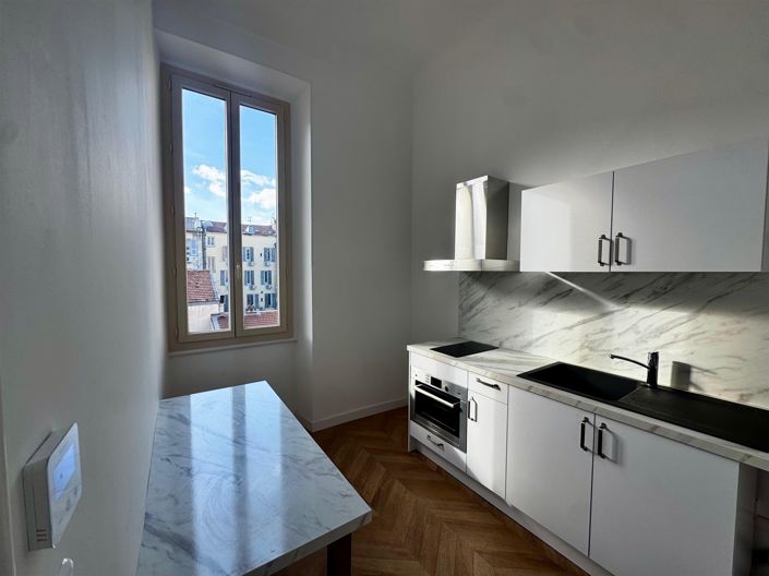 Image No.6-4 Bed Apartment for sale