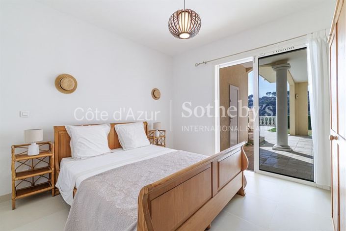 Image No.15-4 Bed House for sale