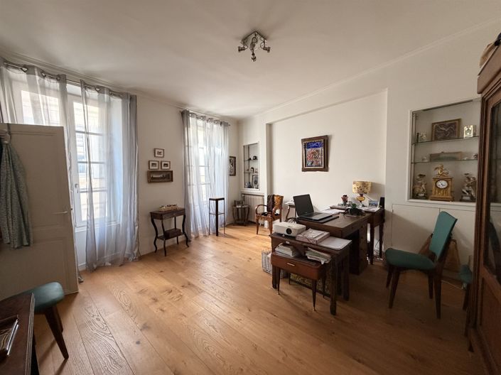 Image No.6-4 Bed House for sale
