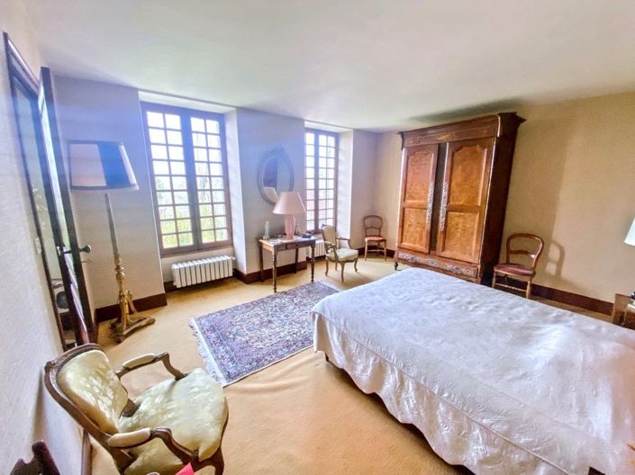 Image No.9-5 Bed House for sale