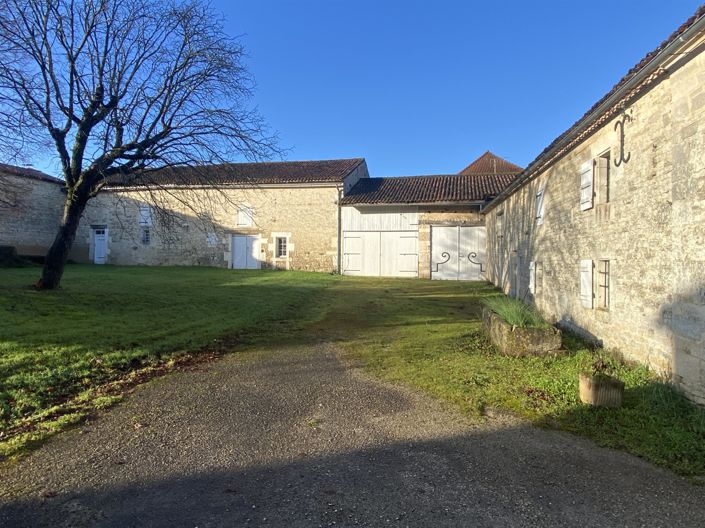 Image No.11-3 Bed House for sale