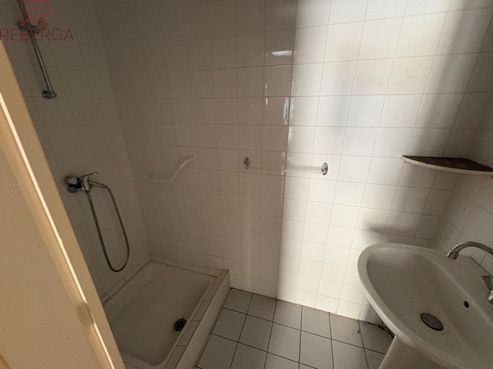 Image No.17-5 Bed House for sale
