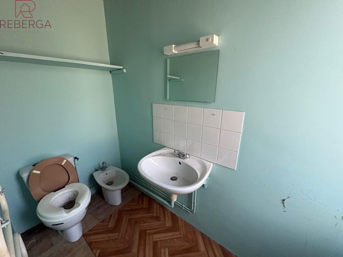 Image No.21-5 Bed House for sale