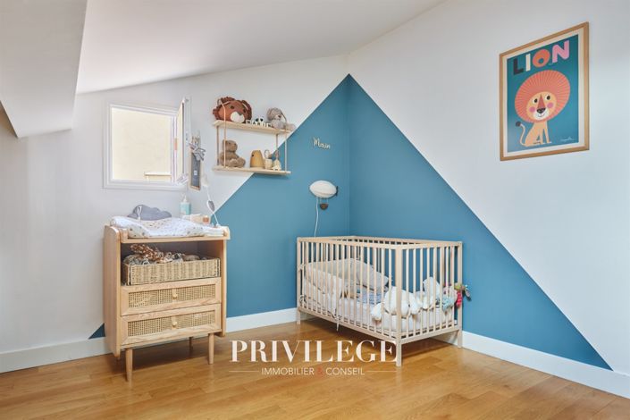 Image No.12-4 Bed House for sale