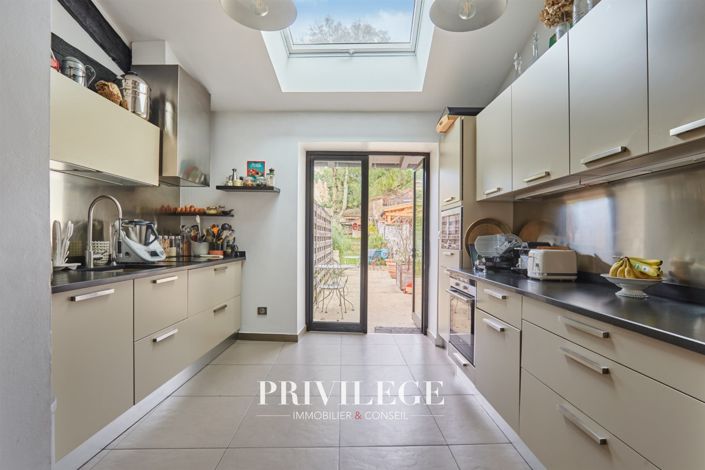 Image No.5-4 Bed House for sale
