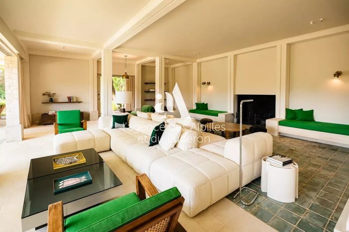 Image No.7-8 Bed House for sale